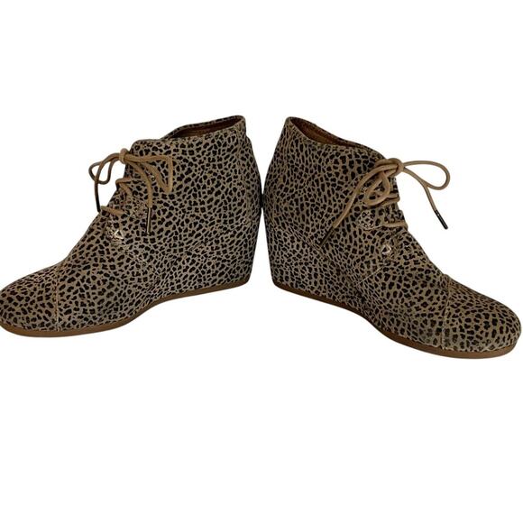Toms Cheetah Suede Desert Lace Up Wedge Heels Ankle Booties Womens Size 8.5 - Picture 6 of 8